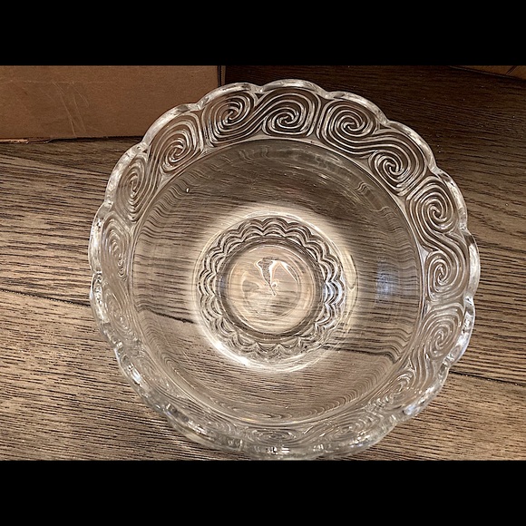 Tiffany & Co - Picture 3 of 6